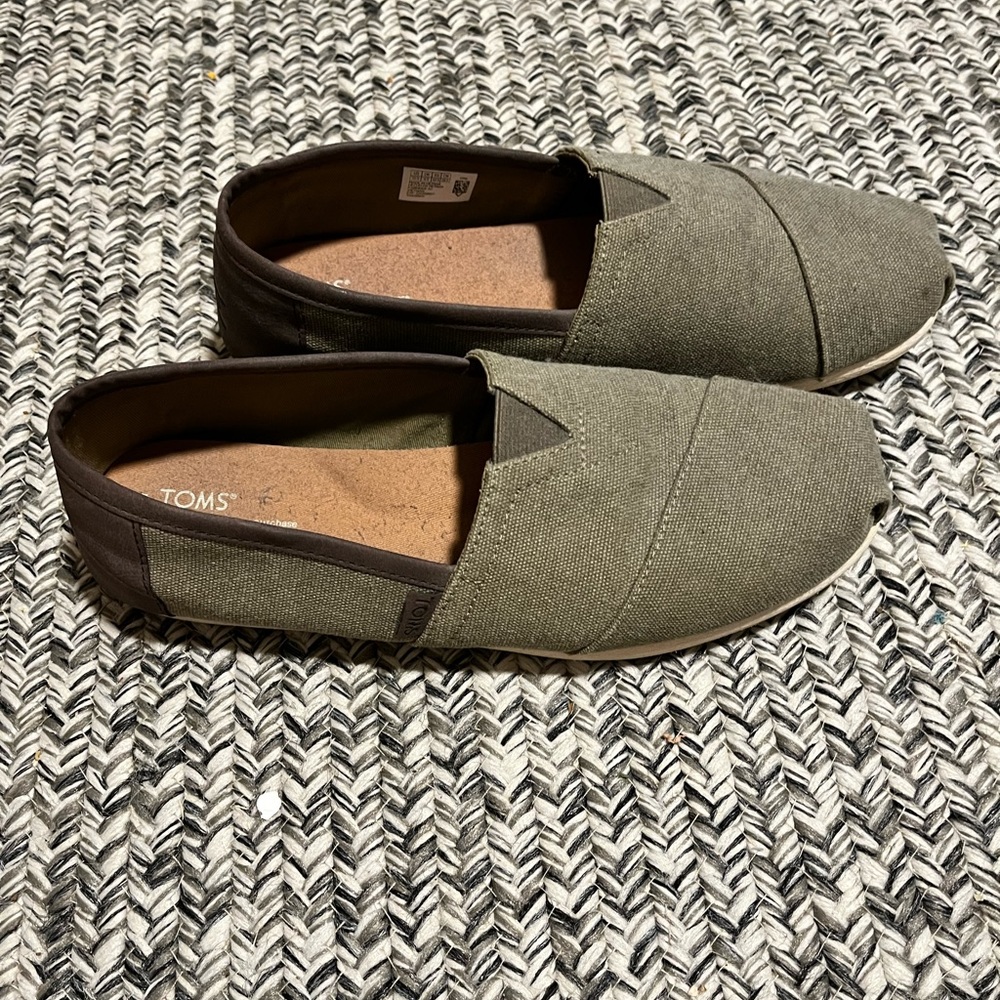 Toms